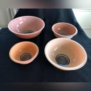 Pyrex Mixing Bowl Set - 4 Pieces - Autumn Rainbow Pattern